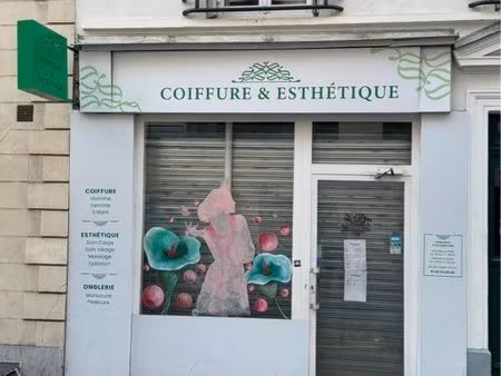 local commercial 30 m2 rénové - clé en main - idéal beauté / coiffure / nails - paris 20e