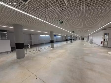 local commercial 1 633 m²
