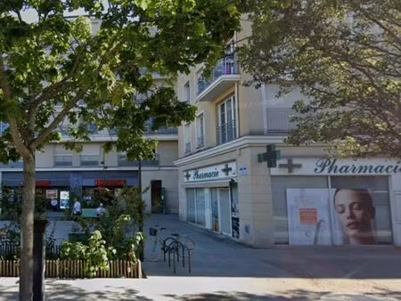 local commercial 75 m²