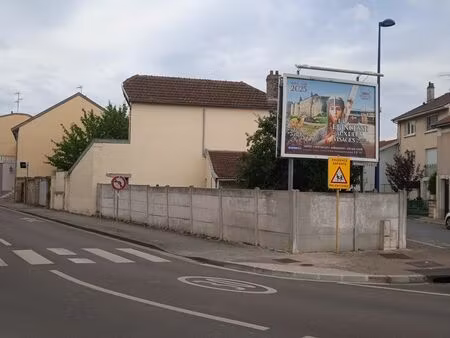 maison de ville 80 m² avec jardin et fort potentiel – bétheny