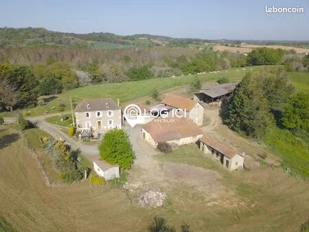 propriété 6 pièces 172 m²