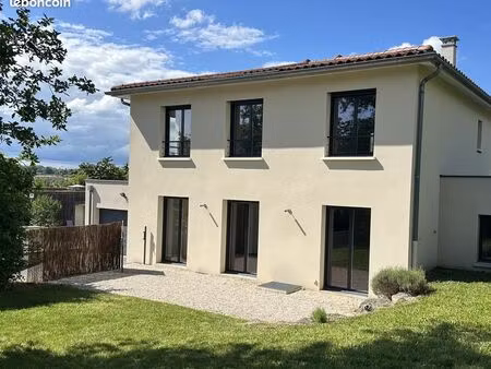 dardilly le bas  villa récente 165m2 bbc. emplacement exceptionnel centre village versant 