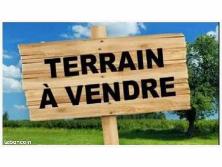 terrain a bâtir de 700 m² aubignan