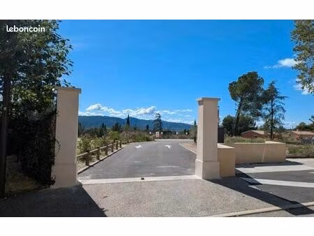 terrain 430 m² cadenet