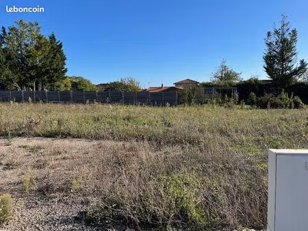 terrain 713 m² taix