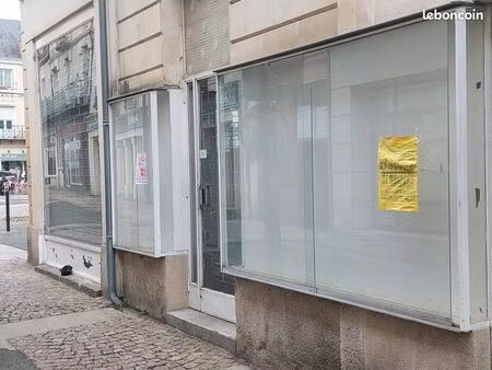 local 69 m² la flèche