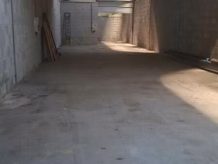 loue local 180m2 plus mezzanine