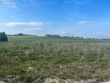 terrain 629 m² taix