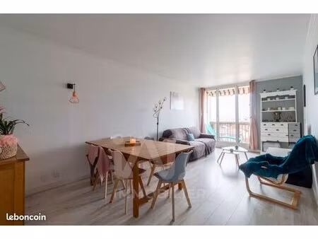 grand appartement lumineux et agréable