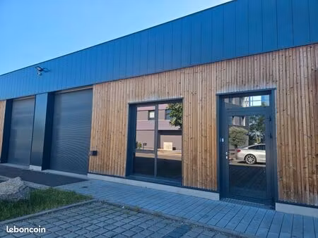 local d’activité récent – 150 m² + bureaux 50 m² – zone industrielle de la vigie