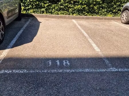 place de parking oullins