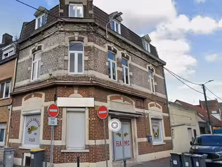 surface commerciale face gare - 85 m² + 55 m² cave