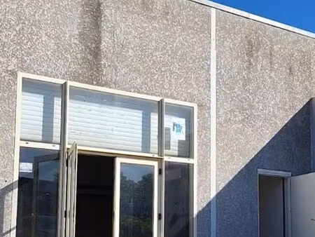 local commercial 300 m²
