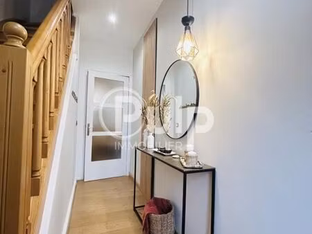 maison de ville 11 pièces 235 m²