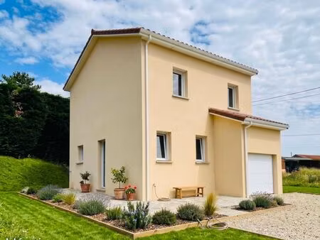 maison 4 pièces 85 m²