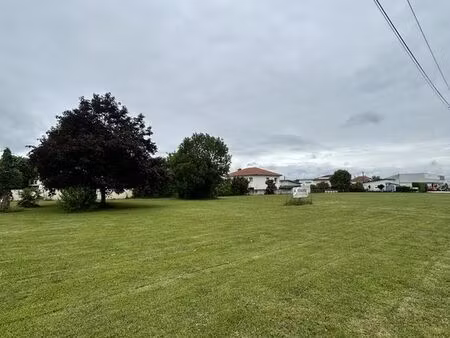 terrain 1000 m² orleix