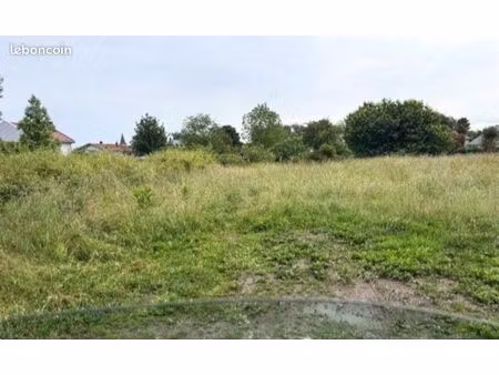 terrain viabilisé constructible 900 m2 horgues