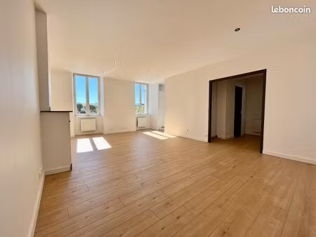 a vendre t4 place foirail tarbes