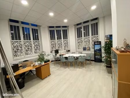 bureau 114 m²