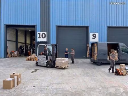 entrepôt de stockage 100 m²