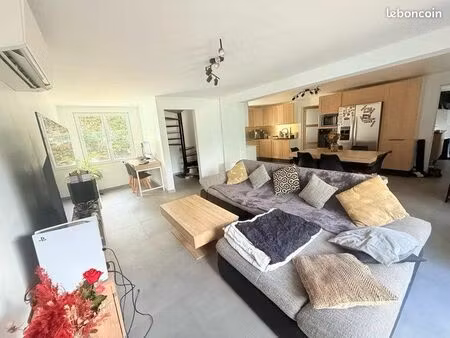 ? à vendre – maison rénovée 140 m² – terrain 299 m² – 330 000