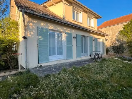 maison 140 m² 490 000
