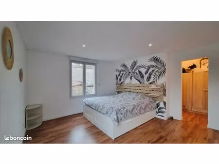 grande maison + dépendances