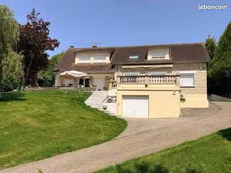 maison familiale avec vue exceptionnelle 230 m2 terrain 2000 garage 100 m2
