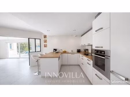 villa 5 pièces 140 m²