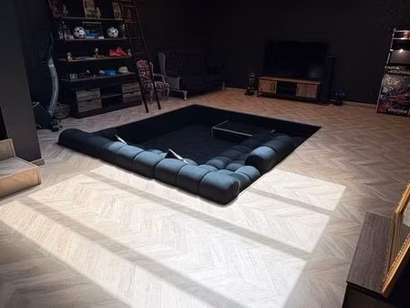 vend immeuble de 5 appartements ainsi qu'un loft attenant