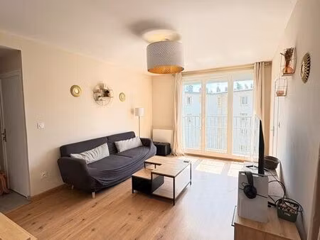 t4 70m² meublé tout équipé – balcon  parking  3 chambres – saint-martin-le-vinoux