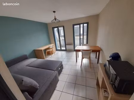 studio meublé 23 m2 centre-ville + parking + balcon + ascenseur / idéal étudiant