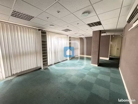 bureaux 100 m²