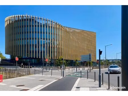 bureau privé entièrement équipé pour 1 personne à lille  spaces shake building lille