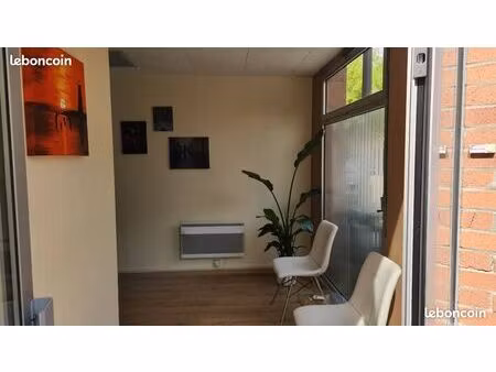 bureau/local professionnel  12 5m²  temps plein