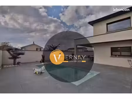 maison 6 pièces 179 m²