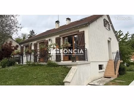 maison sur sous-sol total  3 chambres  terrain de 1200 m2
