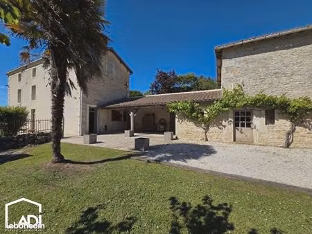 maison 6 pièces 209 m²