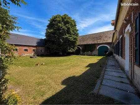 authentique ferme flamande de caractère avec cour intérieure  grange de plus de 200 m² et 