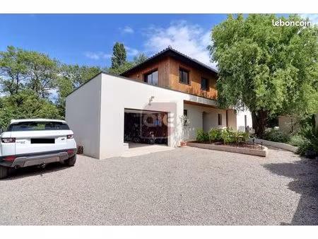 villa 5 pièces 136 m²