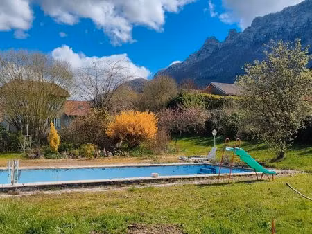 terrain constructible de 692 m2