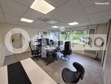 bureau 58 m²