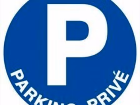place de parking extérieur privé