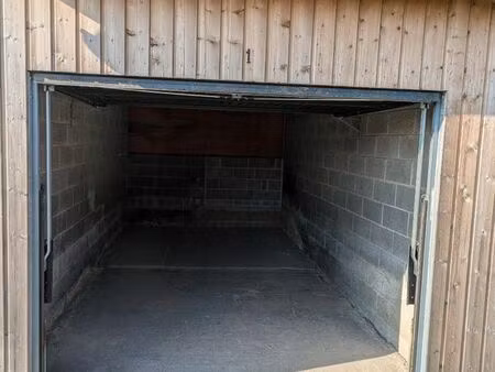 garage ou box de stockage