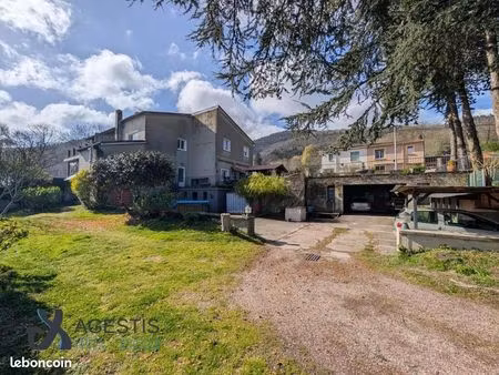 maison 5 pièces 197 m²