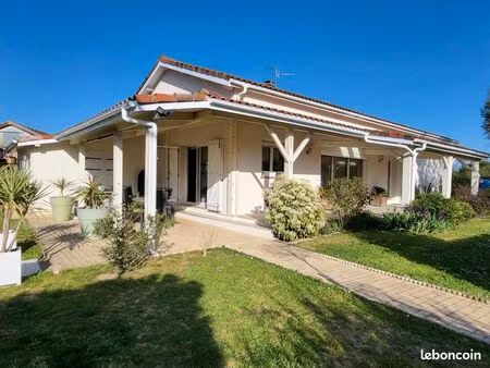 maison 7 pièces 210 m²