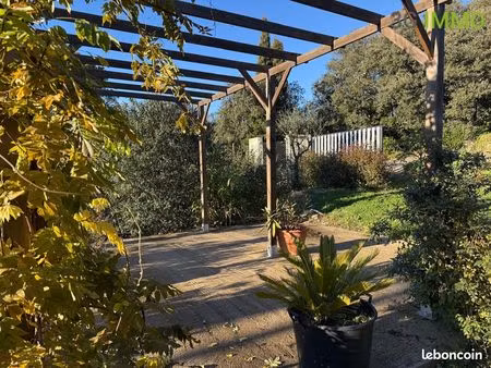 villa de plain-pied de 131 m²| terrain 1426 m² | 3 chambres -calme et nature