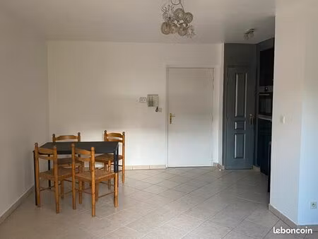 location appartement meublé avec garage et place de parking