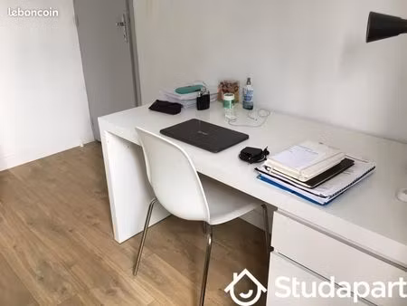 chambre 1 pièce 15 m²