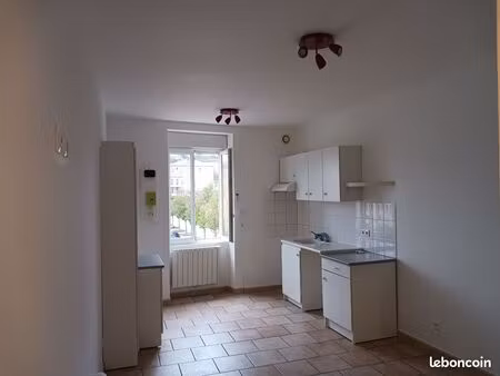 location renaison (42) appartement